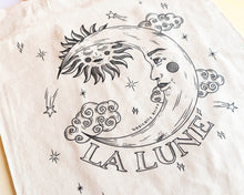 Afbeelding in Gallery-weergave laden, La Lune Tote Bag
